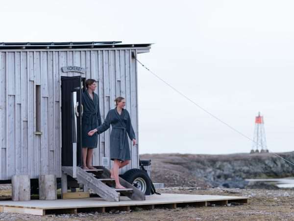 Basecamp-Explorer-Isfjord-Radio-sauna-2-photo-ragnhild-utne