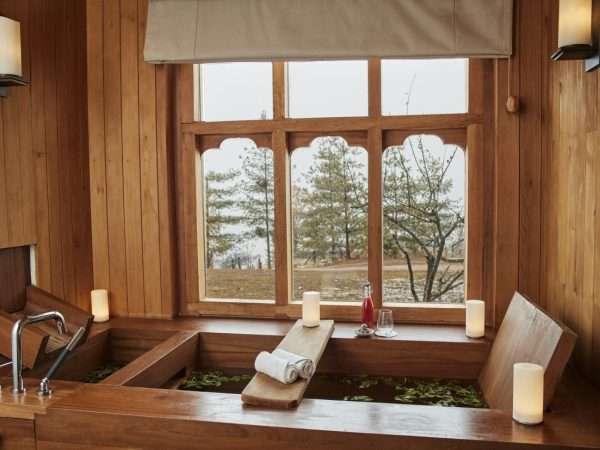 Thimphu_Hot_Stone_Bath_at_Spa_[9242-LARGE] (1)