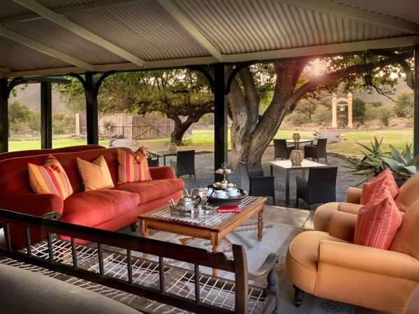 karoo-lodge-verandah-samara-stoep-dook