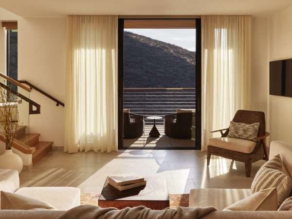 BSK_Accommodations_Sky-Lodge_Signature-Suite_Living-Room_2021