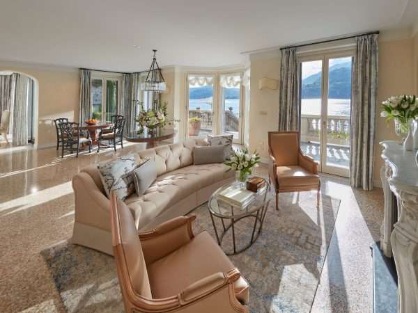lake-como-villa-del-lago-living-room-01