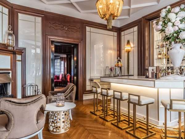 bar verso salle rouge