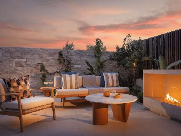 180922-oneamponly-aesthesis-bungalow-terrace-fireplace-0570-master