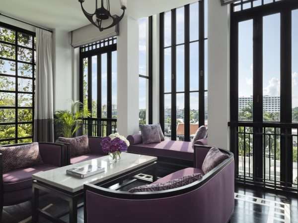 3.Premier_River_View_Suite_Lounge