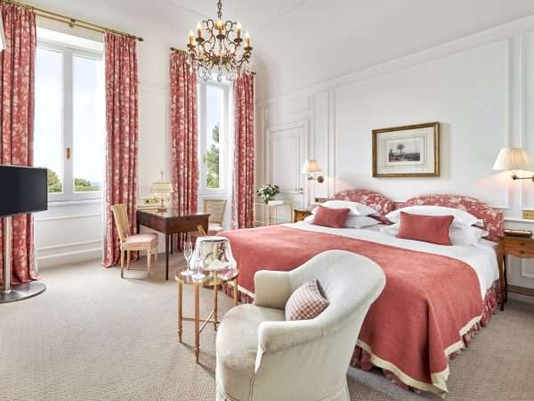 # 42 Classique Hotel du Cap 2