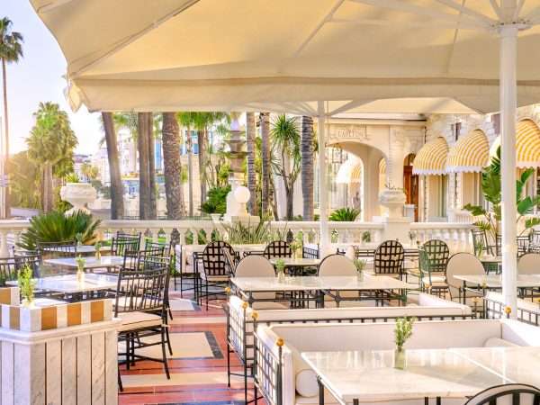 Riviera Restaurant - Terrace (2) ©Carlton Cannes Richard Haughton