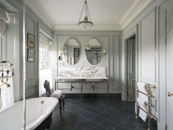 Royal Lochnagar Suite, Bathroom