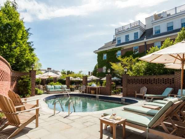 VAN_Pool_Outdoor_2017_001