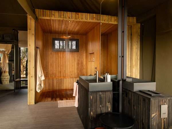 BOTS_North Island Okavango_AM_bathroom4