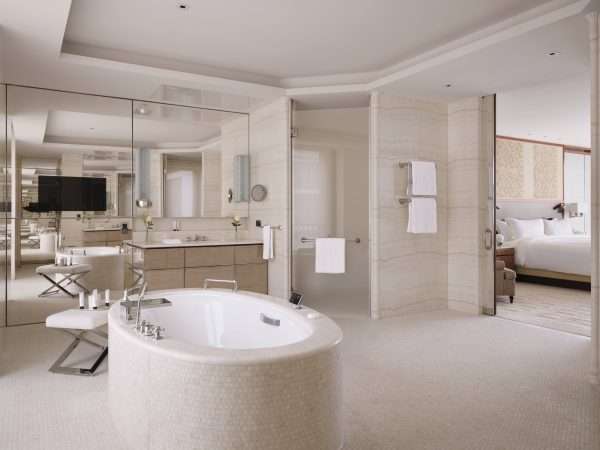London_Accommodation_The Grand Terrace Suite_Bathrom 2_1
