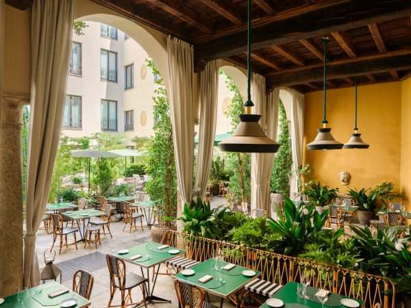 MOMLN – Mandarin Garden – Loggia2