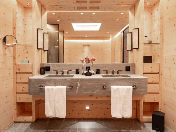 Medium-Corvatsch Suite