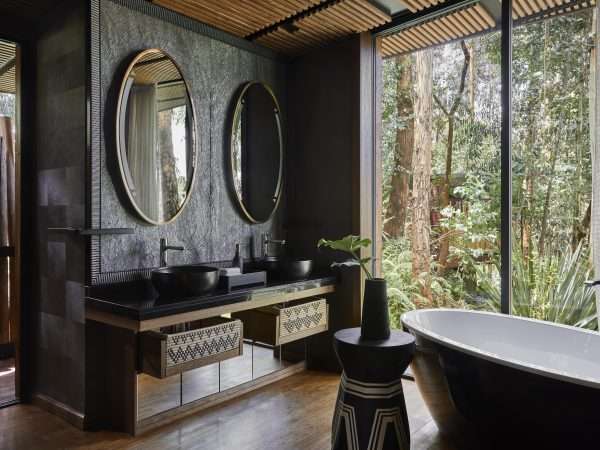 OO_GorillasNest_Accommodation_Virunga_Suite_Bathroom_WIDE_11_MASTER_HR