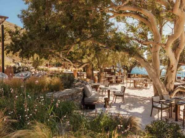 OneOnly_Kea_Island_P2_Bond_Beach_Club_Shaded_Seating_Wide_3194_MASTER_Small