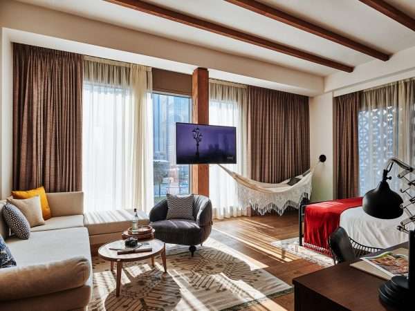 25h_Dubai_IngridRasmussen_Rooms_Farmstay_XL_lowres24