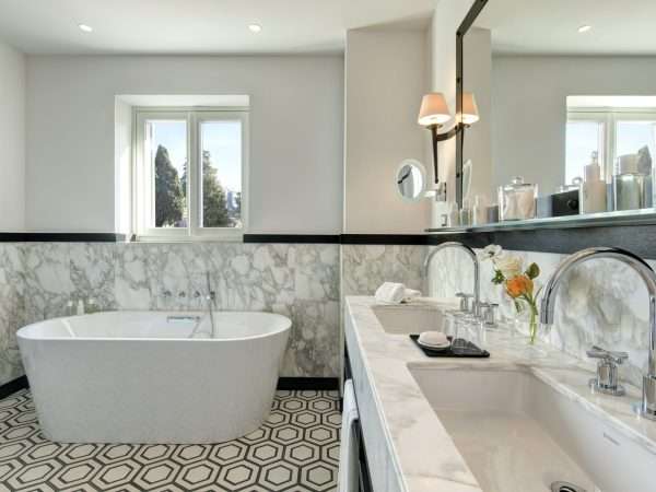 Hotel_de_la_Ville__Junior_Suite__Bathroom