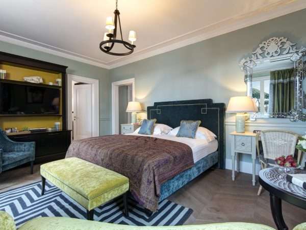 Hotel_de_la_Ville__Junior_Suite__Bedroom__Controcampo