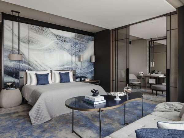 OO_OZ_Zaabeel_Deluxe_Bedroom_Bed_3333_MASTER