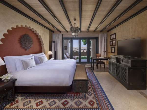 Qasr_Al_Sarab_Desert_Resort_by_Anantara_Guest_Room_Anantara Suite_Bedroom