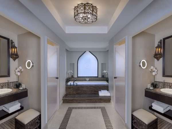 Qasr_Al_Sarab_Desert_Resort_by_Anantara_Guest_Room_Sahra_Bathroom