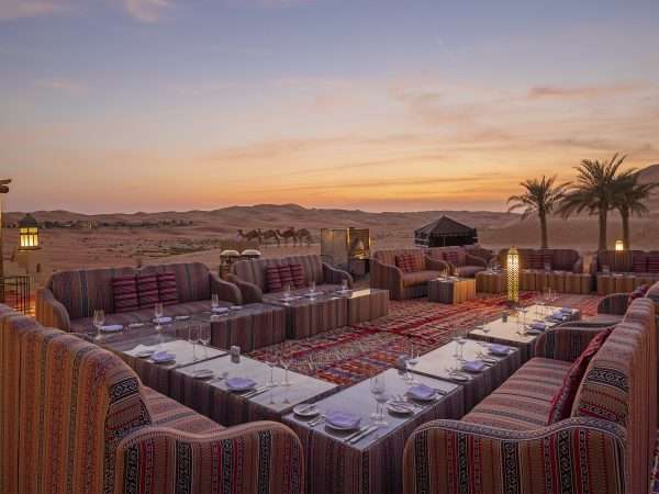 Qasr_al_Sarab_Desert_Resort_by_Anantara_Restaurants_Al_Falaj_Dinner_Setup_Desert