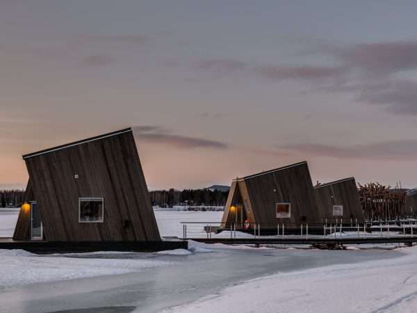 arctic-bath-water-cabins-photo-daniel-holmgren