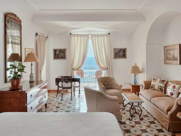 le-sirenuse_room_deluxe-executive-aaq_0964
