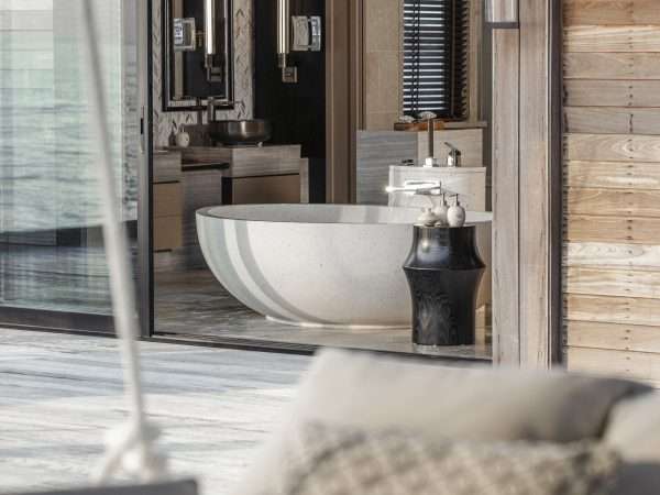 Ithaafushi_The_Private_Island_Two Bedroom Overwater Villa_Bathtub