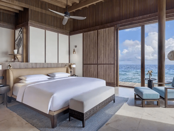 MLDPH-P0391-Presidential-Residence-Master-King-Bedroom-View.16x9