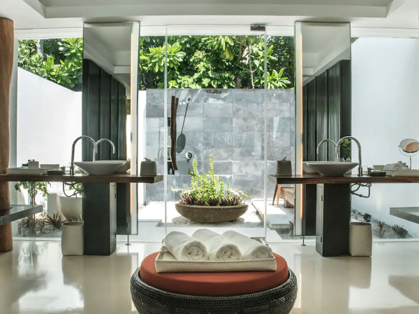 Park-Hyatt-Maldives-Hadahaa-P264-Park-Villa-Bathroom.16x9