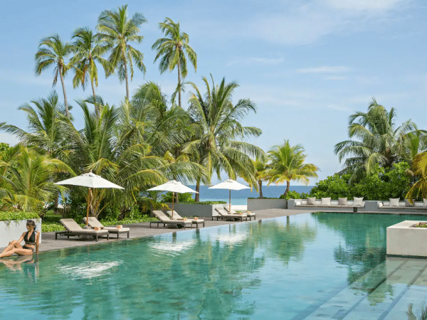 Park-Hyatt-Maldives-Hadahaa-P376-The-Main-Pool.16x9