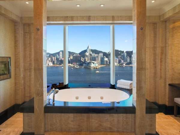 Peninsula Suite - Bathroom 1