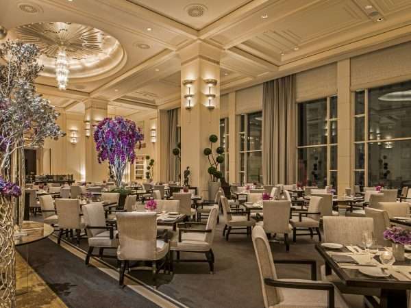 The-Peninsula-Chicago_The-Lobby_nighttime