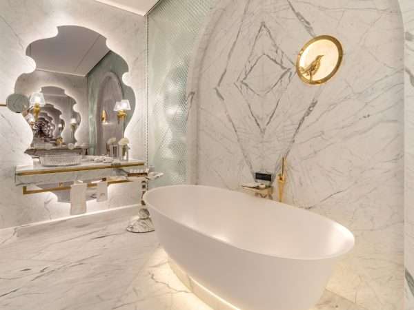 Crescent signature suite bathroom