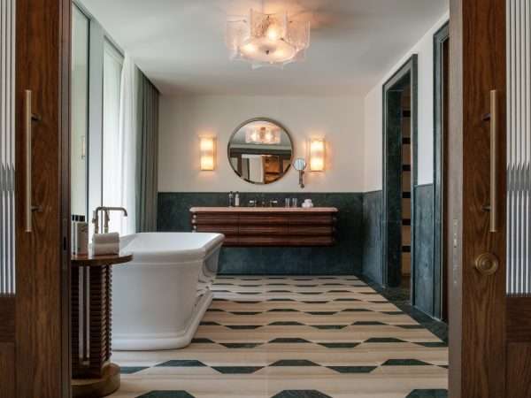 TheNedDoha_CornerSuite_Bathroom_PalaceView