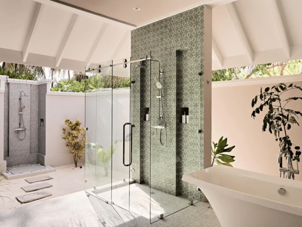 luxury-resort-maldives-rooms-beach-pool-villa-bathroom-shower-1024x683
