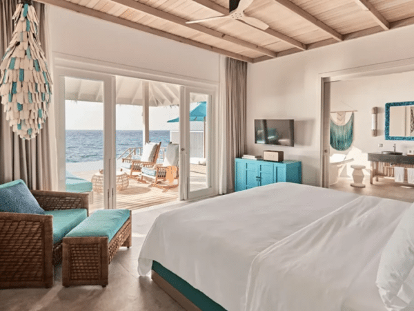 luxury-resort-maldives-rooms-ocean-pool-villa-bedroom-with-view-1024x683