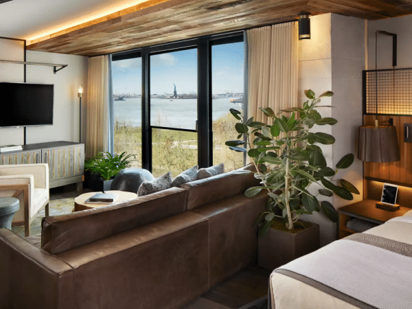 room_libertystudio_2213_hero1-3w1620.png