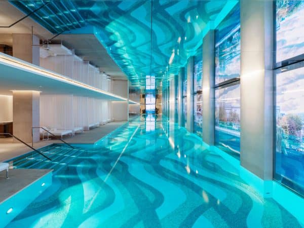 Web RGB-Cheval Blanc Paris_Piscine infinie_Alexandre Tabaste