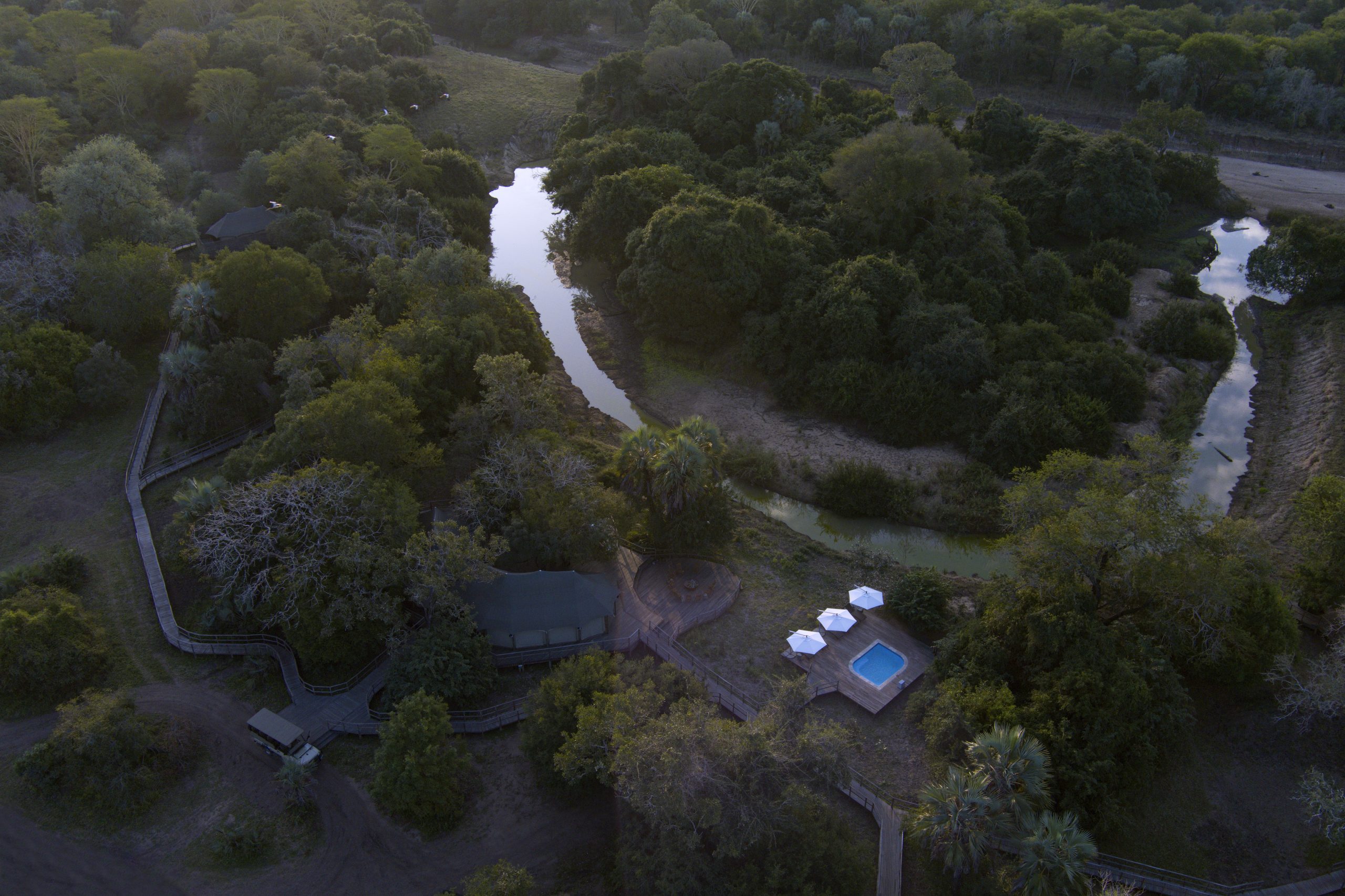Muzimu Lodge Zimbabwe – Luxury Safari Stay