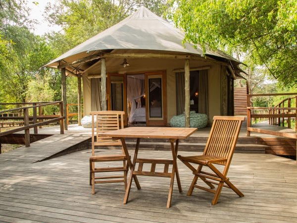 GORONGOSA SAFARIS - Muzimu Lodge - Tents - Private decking and exterior