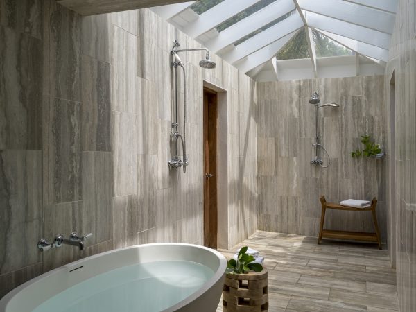 Oceanfront-One-Bedroom-Villa-Bathroom2