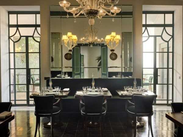 VMDiningRoom2481-scaled
