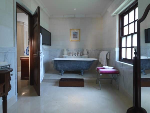 Villa Master Bathroom AH
