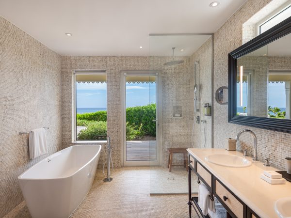 RWLGH_Bougainvillea_Suite_main_bathroom