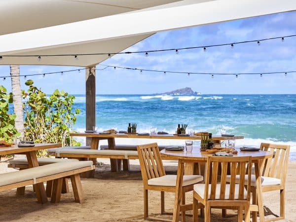 RWLGH_dining_beachouse_feetinthesand_day