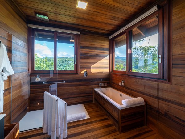 Clifftop Zabuco Villa Bathroom (1)