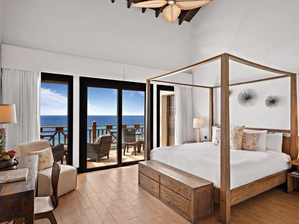 King Deluxe Ocean View Room (1)