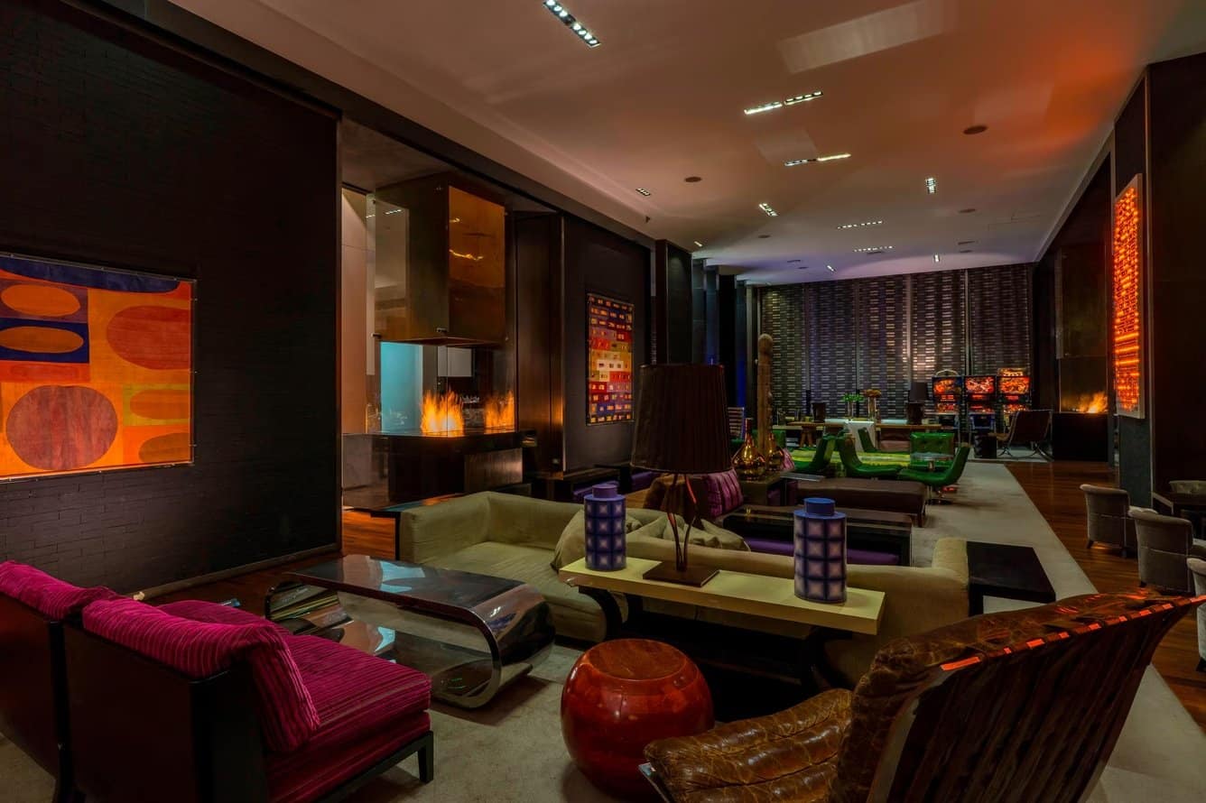 sclwh-w-lounge-1088-hor-clsc