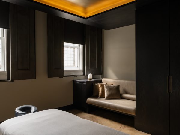 COMOTT_SHAMBHALA_TREATMENT_ROOM_ONE